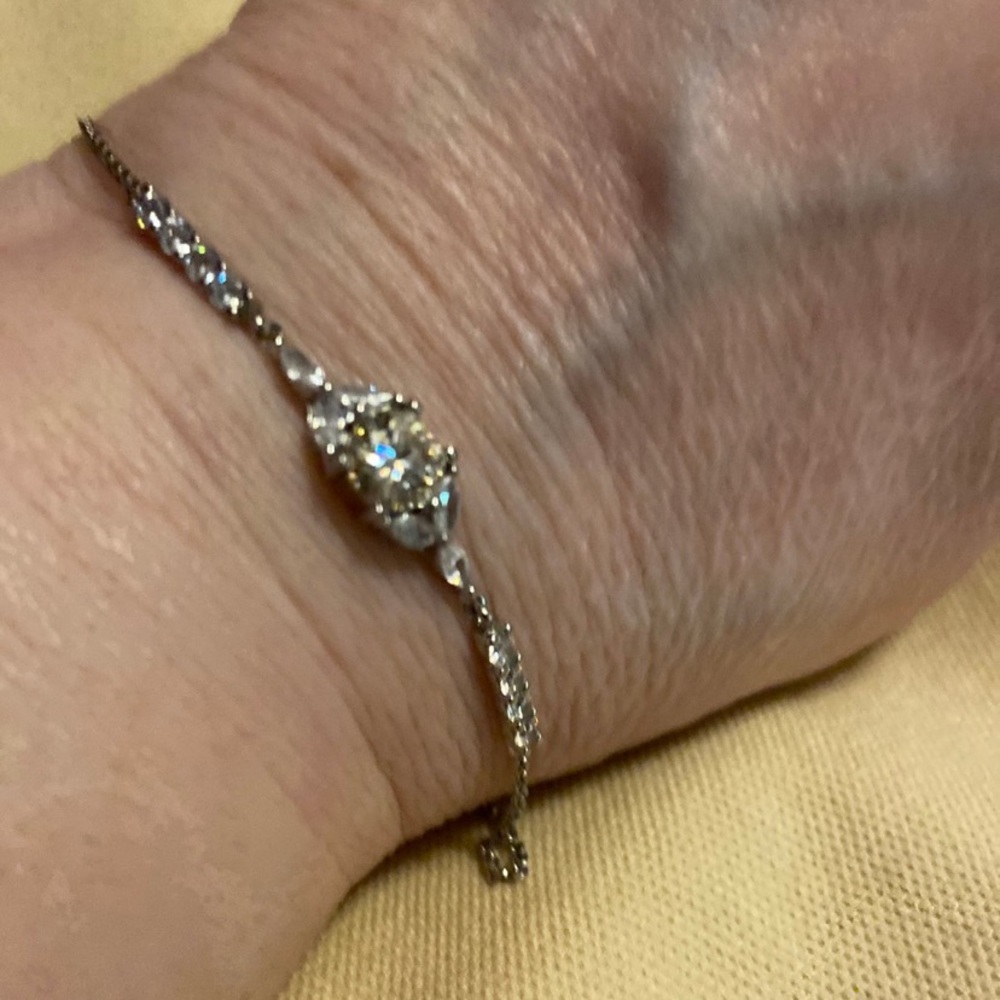 NWT beautiful CZ bracelet